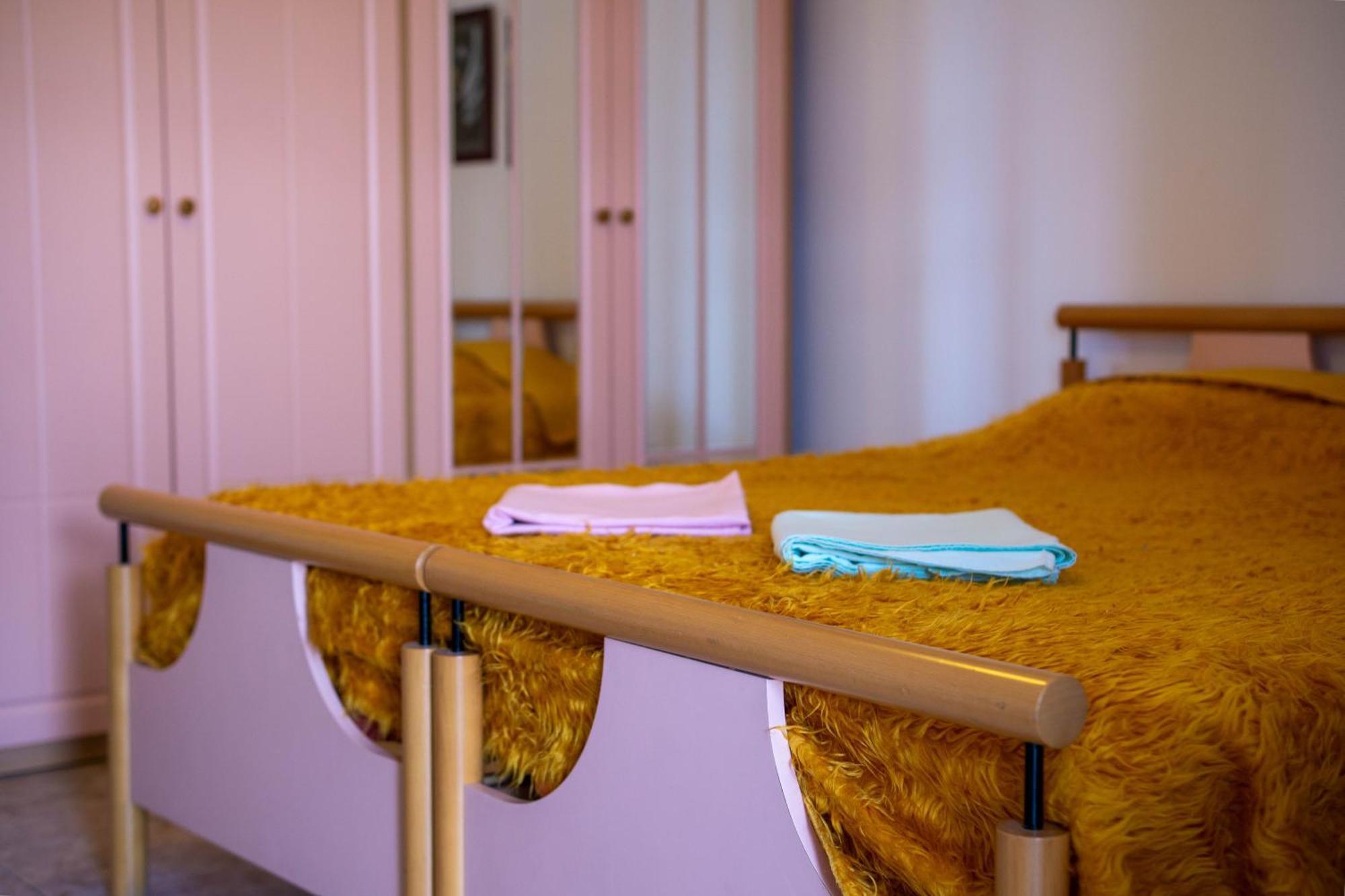 Bllok Bright Private Bedrooms With Private Bathroom On Shared Apartment Tirana Kültér fotó