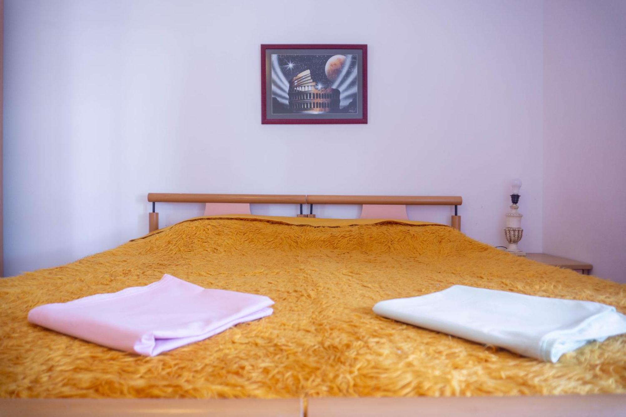 Bllok Bright Private Bedrooms With Private Bathroom On Shared Apartment Tirana Kültér fotó