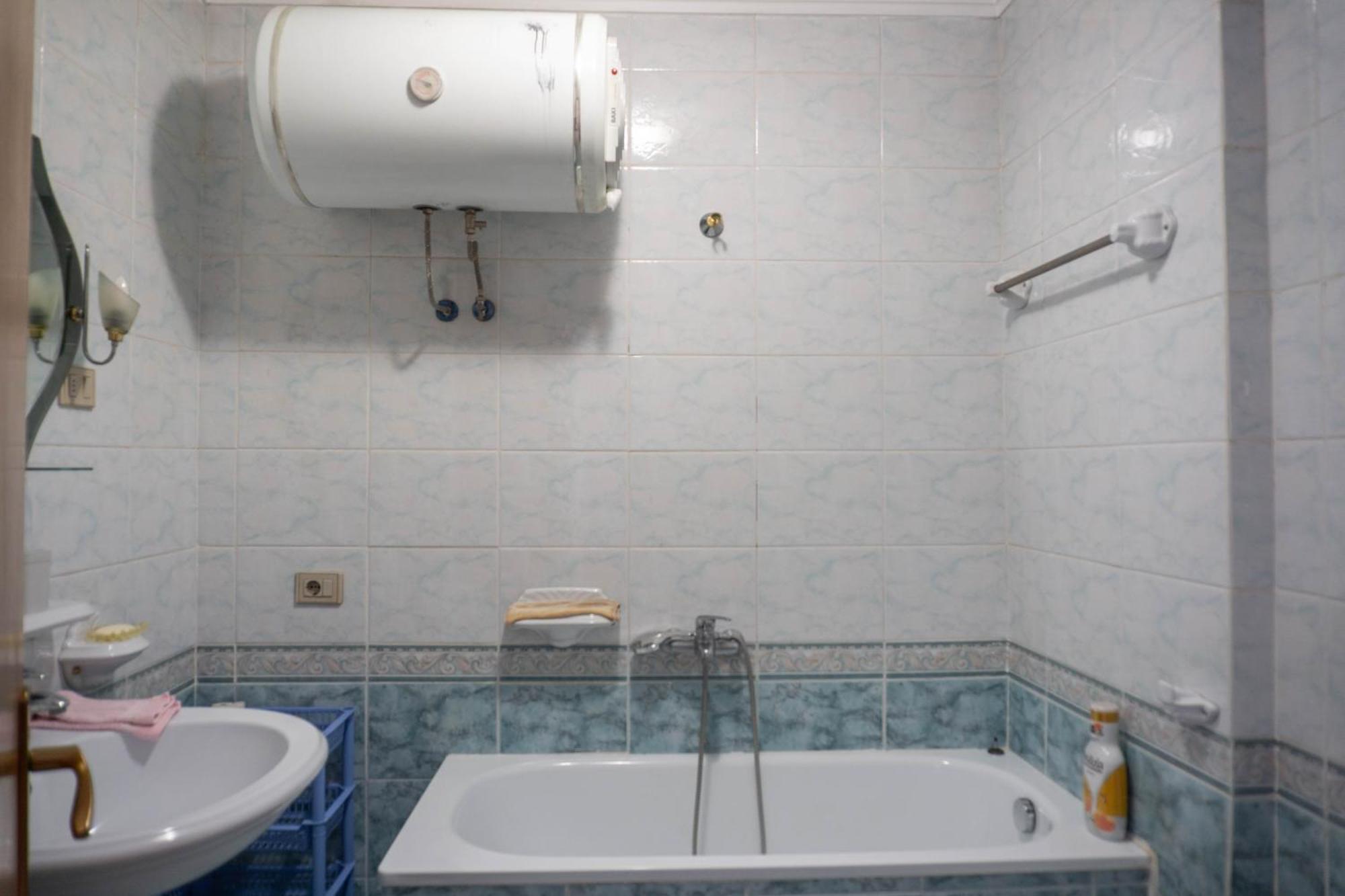 Bllok Bright Private Bedrooms With Private Bathroom On Shared Apartment Tirana Kültér fotó