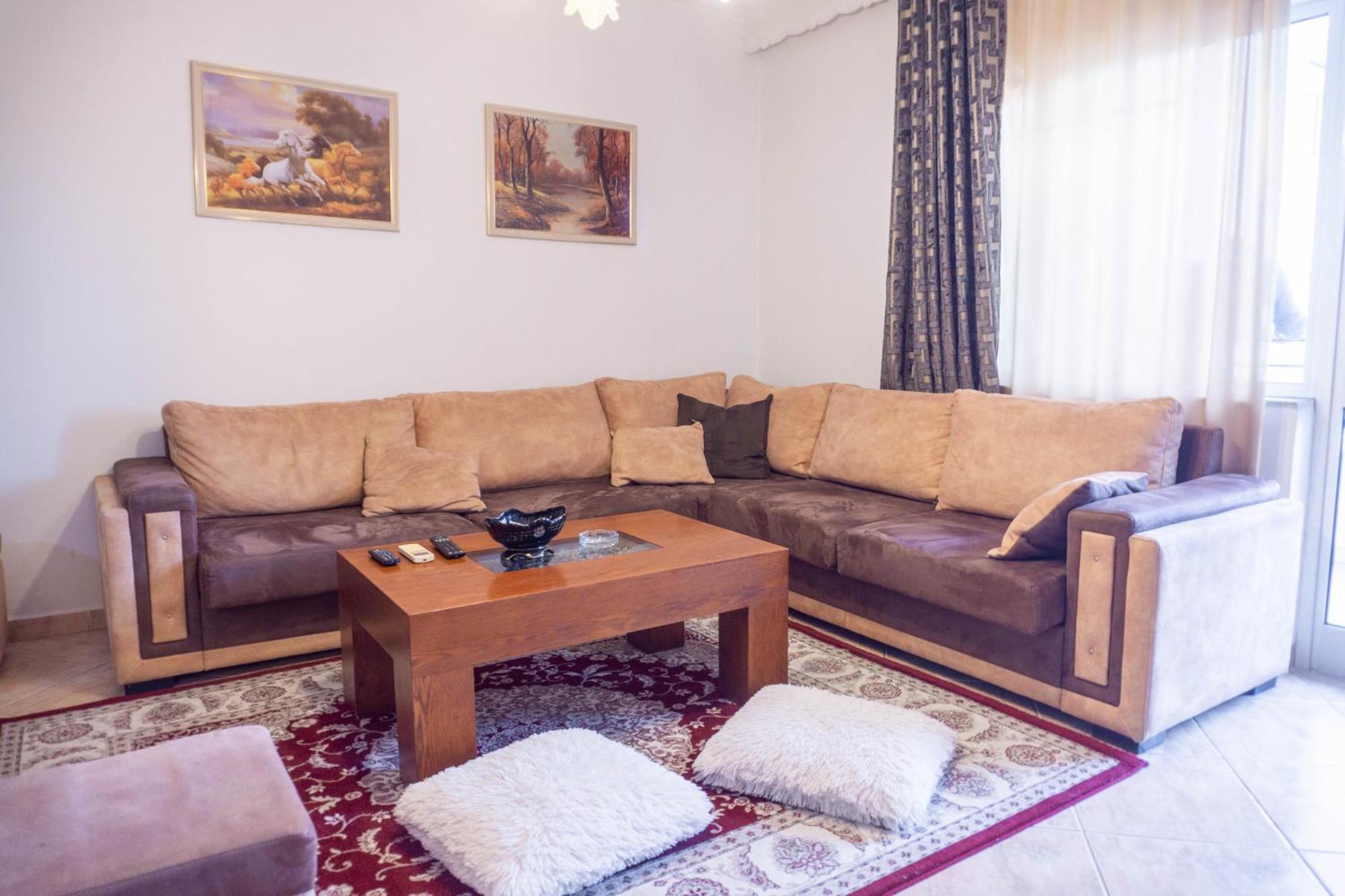 Bllok Bright Private Bedrooms With Private Bathroom On Shared Apartment Tirana Kültér fotó