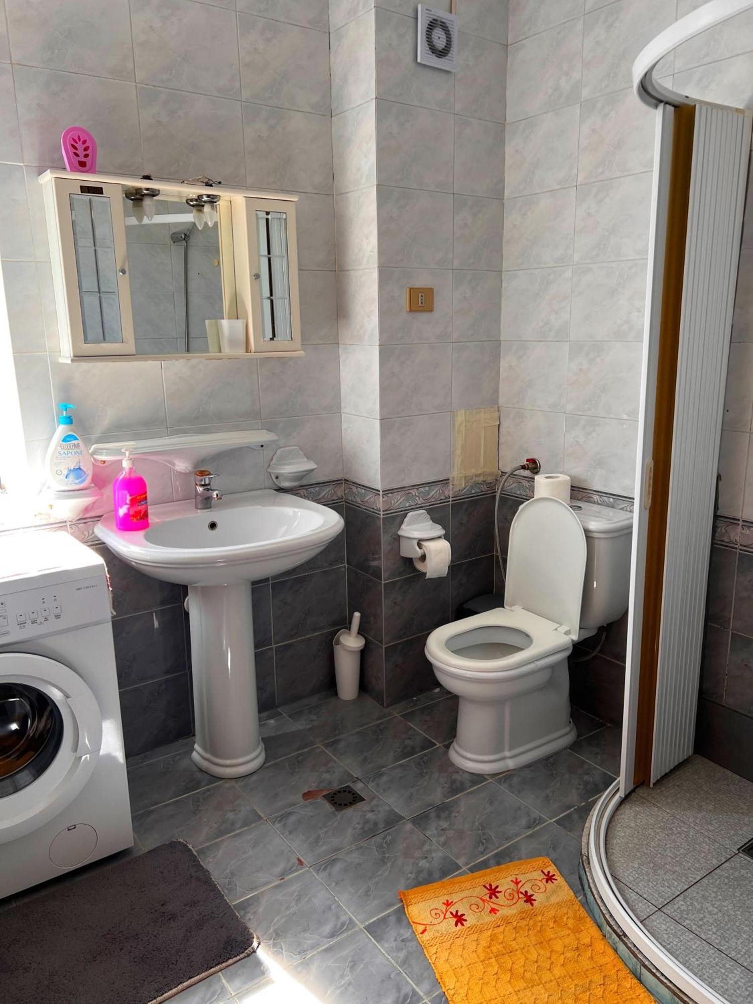 Bllok Bright Private Bedrooms With Private Bathroom On Shared Apartment Tirana Kültér fotó
