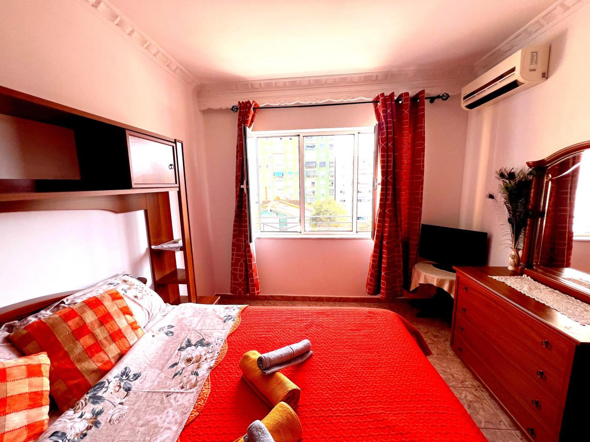 Bllok Bright Private Bedrooms With Private Bathroom On Shared Apartment Tirana Kültér fotó
