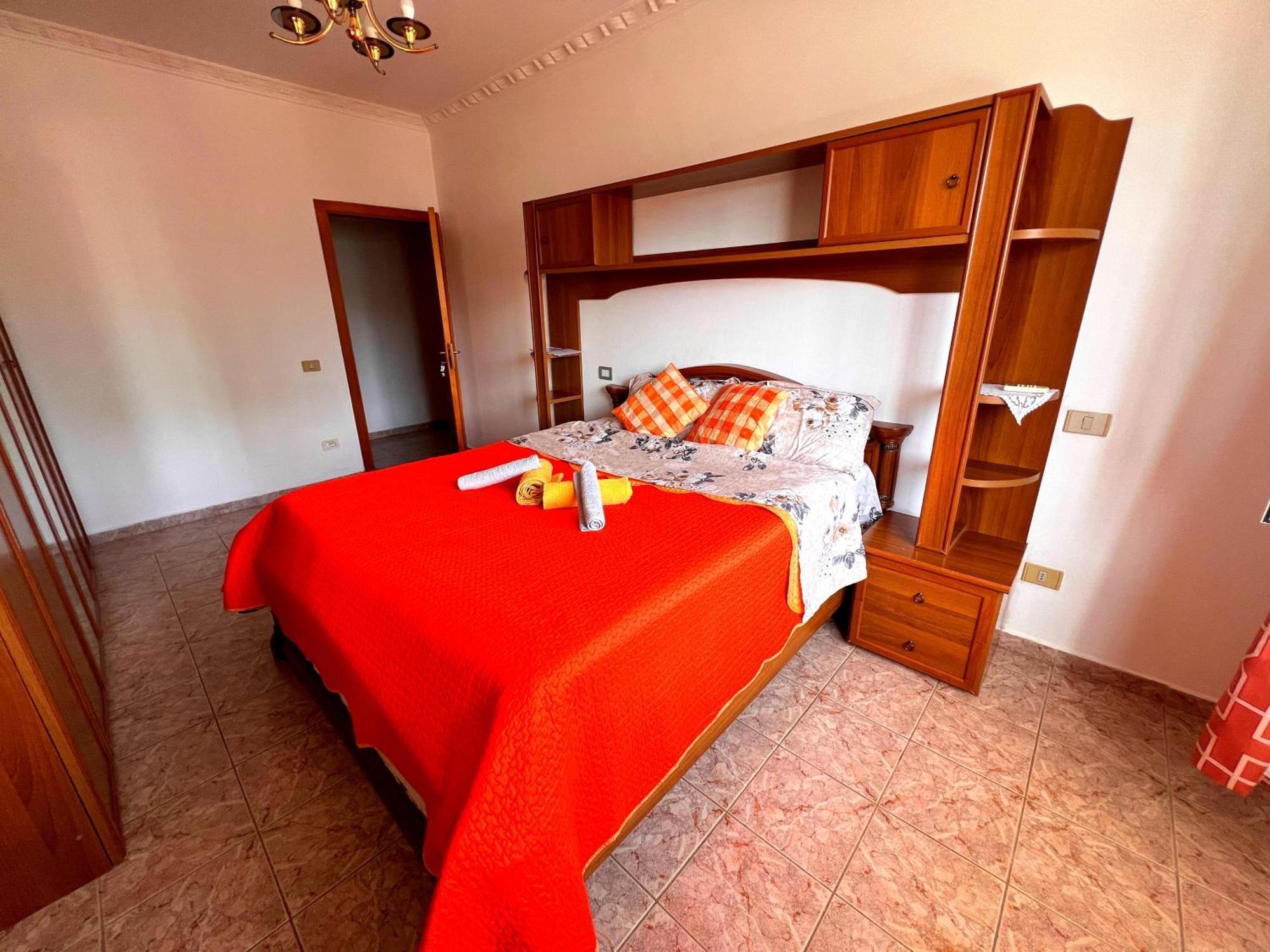 Bllok Bright Private Bedrooms With Private Bathroom On Shared Apartment Tirana Kültér fotó